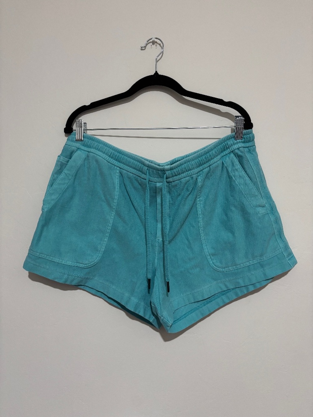 Athleta Women's Farallon Shorts color Gulf Green Size XL Pockets Summer